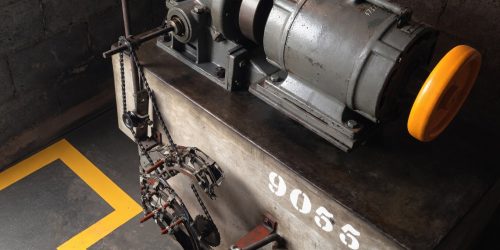 mantenimiento-de-elevadores-cdmx-motor y selector suwis mantenimiento-de-elevadores-cdmx-motor y selector suwis